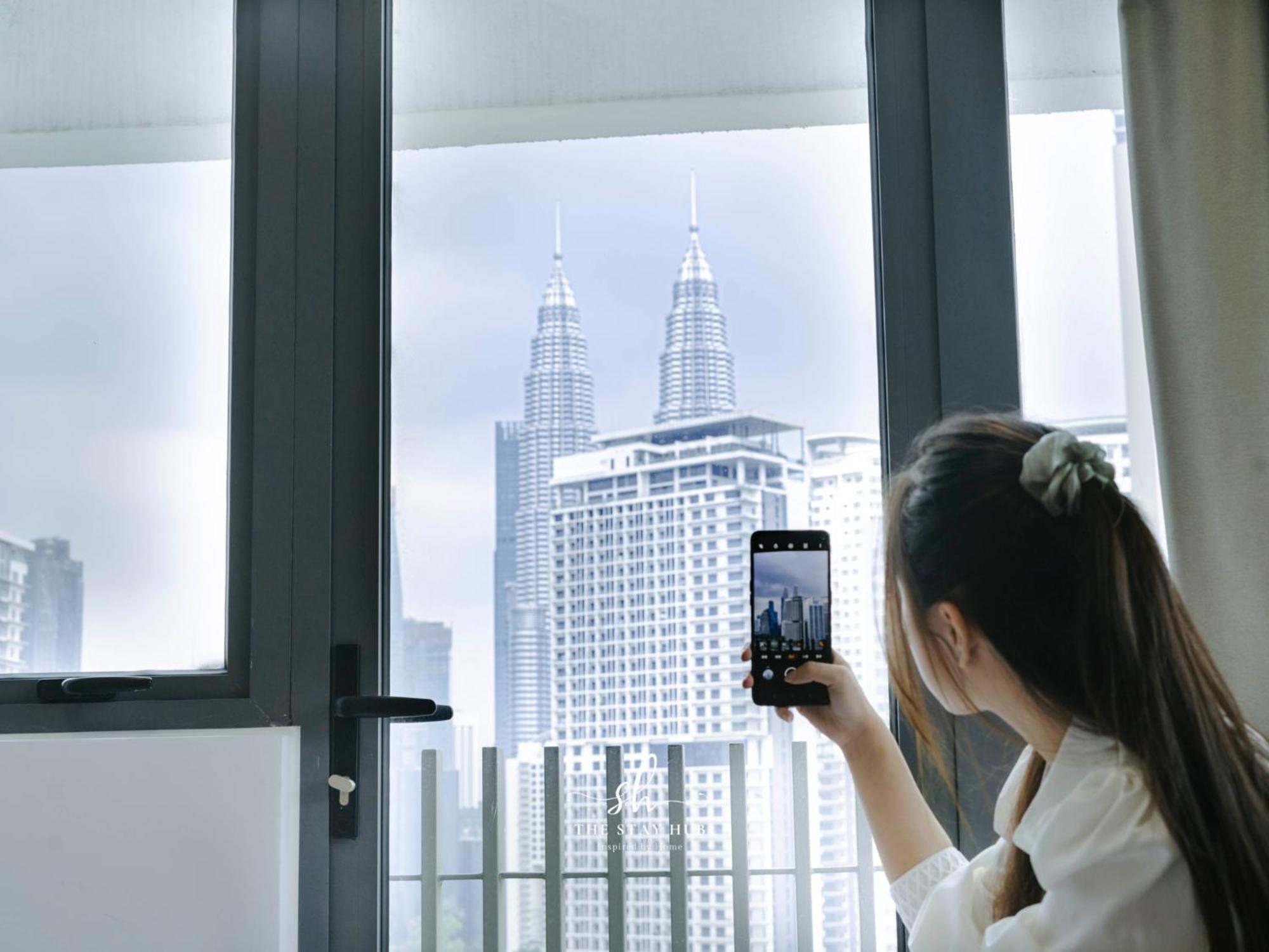The Luxe Klcc View Sky Pool Apartment Куала Лумпур Екстериор снимка