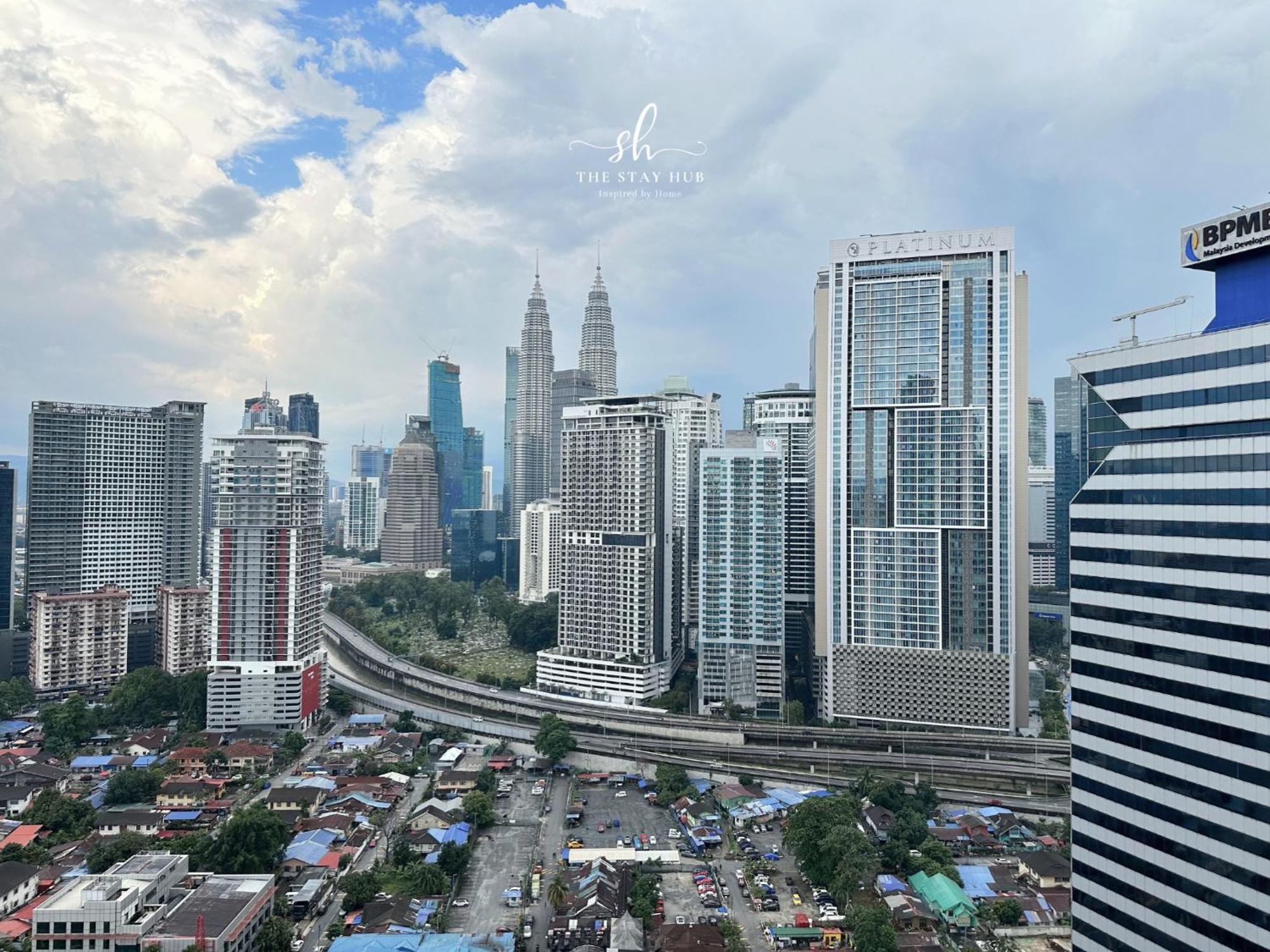 The Luxe Klcc View Sky Pool Apartment Куала Лумпур Екстериор снимка