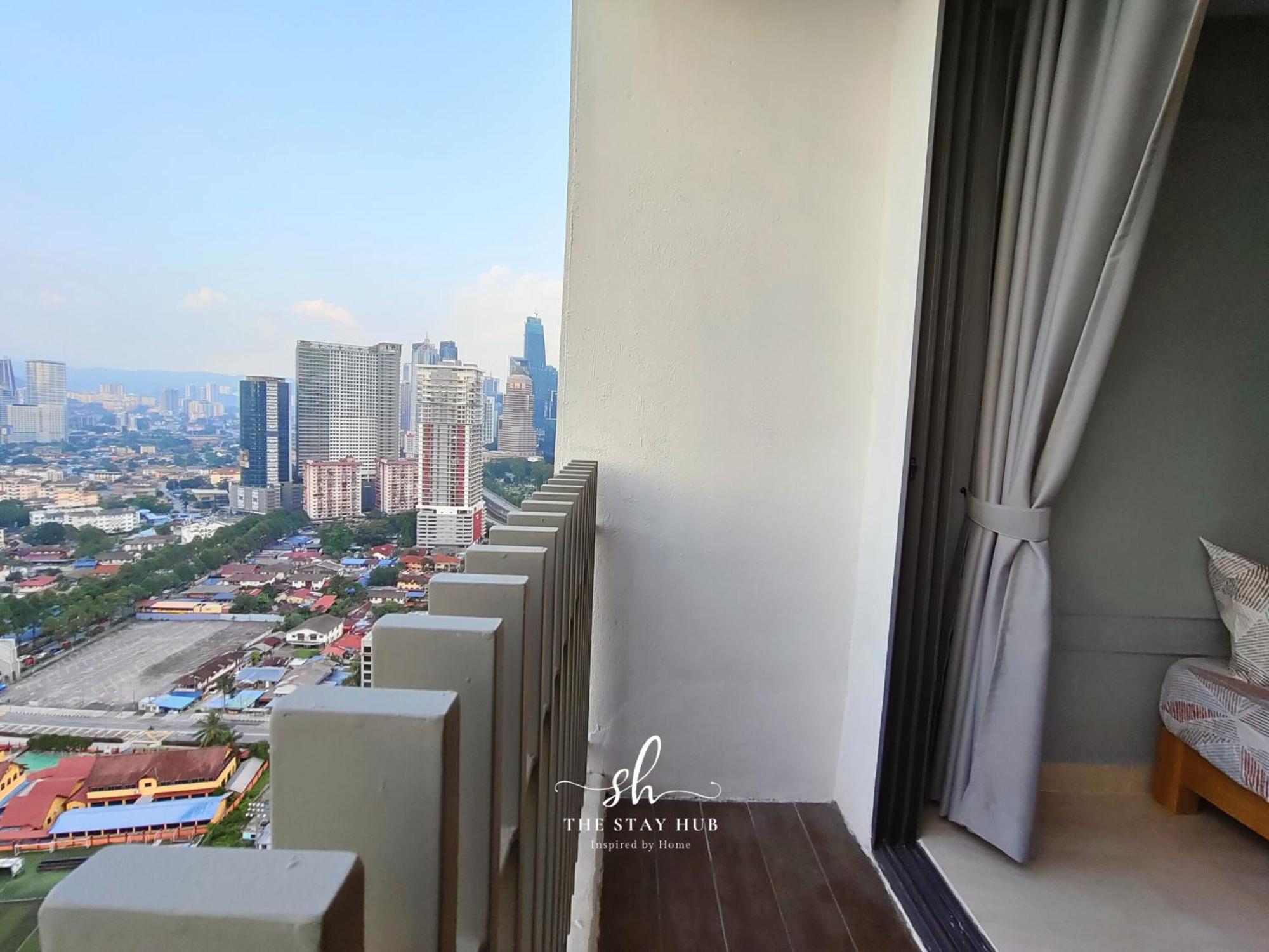 The Luxe Klcc View Sky Pool Apartment Куала Лумпур Екстериор снимка